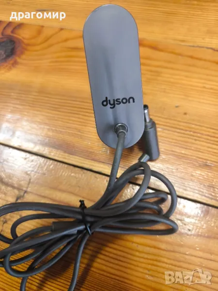 dyson BATTERY CHARGER model 205720-03, снимка 1