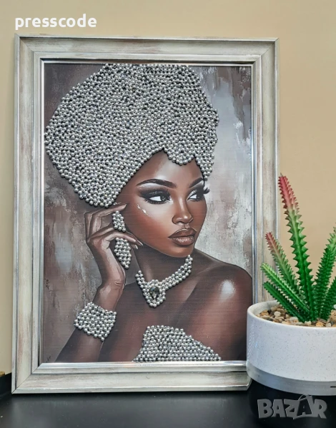 Уникат! Ръчно декорирана картина с мъниста – "Кралицата в Сребро", снимка 1