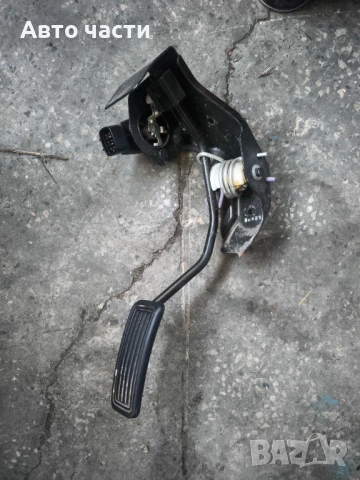 Педал газ Toyota Avensis Verso 2.0 D 116hp 1CD