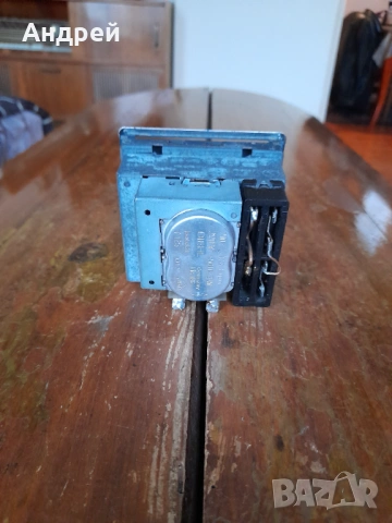 Стар електрически часовник Diehl, снимка 3 - Антикварни и старинни предмети - 53249125