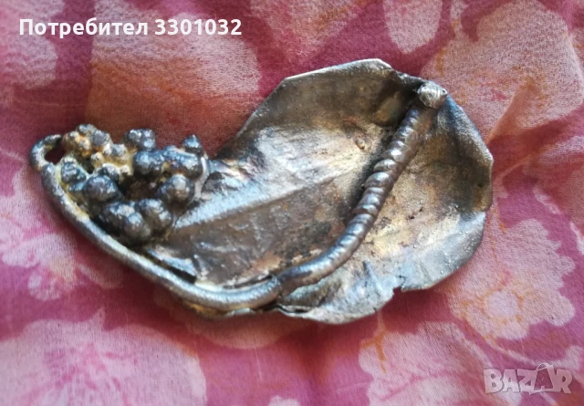 Ръчно изработена метална брошка СБХ