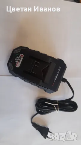 Зарядно Parkside 2.4A, снимка 3 - Генератори - 48437646