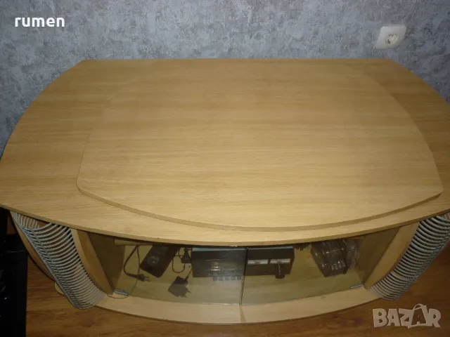 шкаф за аудио и видео