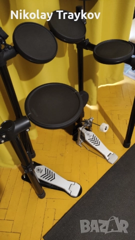 Електронни барабани Yamaha DTX в комплект със стол и палки, снимка 6 - Ударни инструменти - 52913240