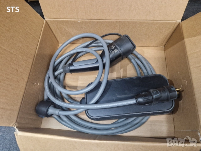 Мобилна трифазна зарядна станция BMW Flexible Fast Charger 11kW 16A