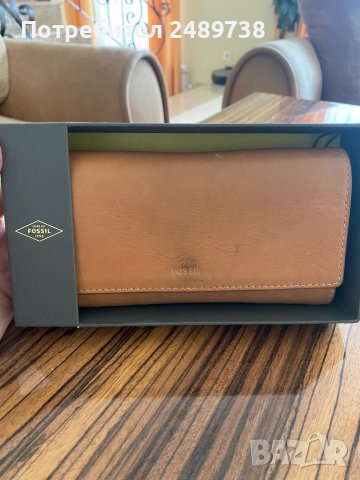 Дамски портфейл Fossil , снимка 2 - Портфейли, портмонета - 39555152