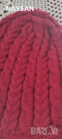 Вишнева дамска плетена зимна шапка с козирка, снимка 4 - Други - 53085101