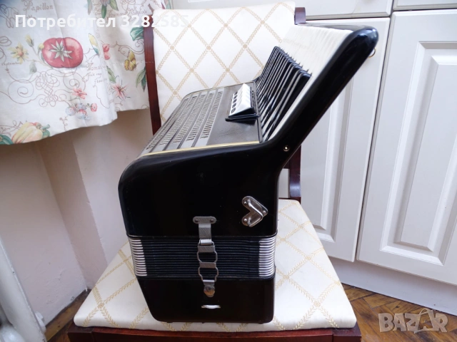 Продавам акордеон Weltmeister 60 баса в отлично състояние, снимка 5 - Акордеони - 53573069