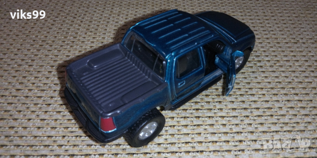 Maisto Ford Sport Trac Explorer 1:47, снимка 5 - Колекции - 36387882