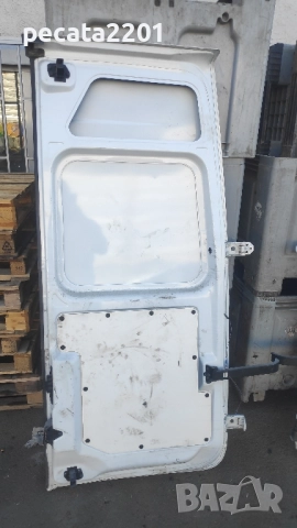 Продавам - Задна лява и задна дясна товарни врати за Рено Мастер 2018 г. , снимка 8 - Части - 51762582