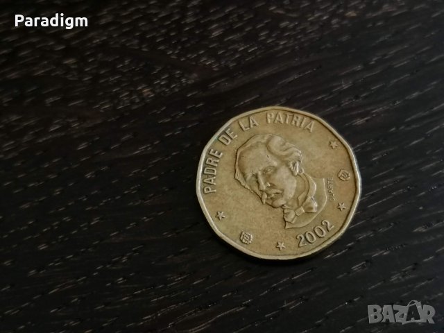 Mонета - Доминикана - 1 песо | 2002г., снимка 2 - Нумизматика и бонистика - 27370049