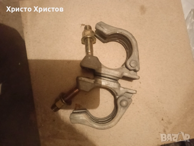 Фиксирани и лагерни (въртящи) скоби