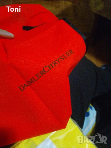 Светлоотразителна жилетка chrysler daimler, Toyota motor italia чисто нови!!!, снимка 3 - Аксесоари и консумативи - 53328818