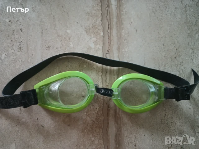 Продавам очила за плуване-INTEX