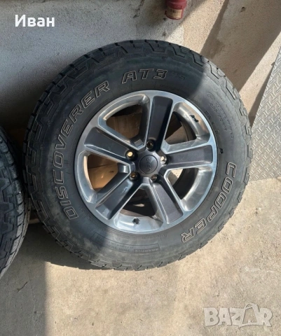 Оригинален комплект джанти JEEP WRANGLER SAHARA JL гуми 255/70/18, снимка 4 - Гуми и джанти - 53573421