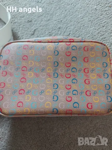 Guess шарена чанта , снимка 2 - Чанти - 49418295