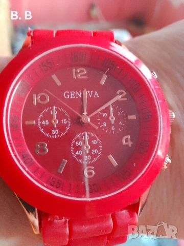 Луксозен часовник в огнено червено. Нов! 