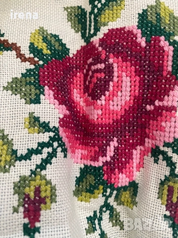 Покривка ръчна изработка, снимка 2 - Покривки за маси - 51668763