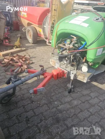 Вентилаторна пръскачка 1000лтр, снимка 2 - Селскостопанска техника - 49989310