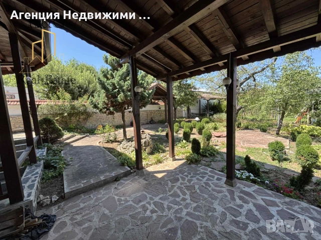 Две къщи в един двор и заведение, снимка 2 - Къщи - 51521752