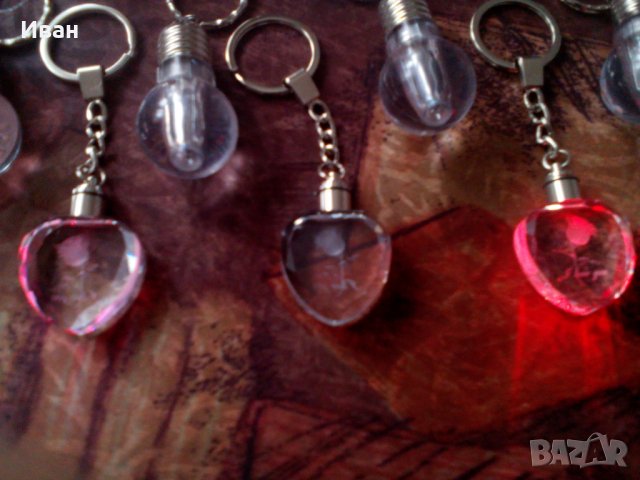 ПРОМО / Светещи ключодържатели сърце с роза и крушка с батерии - нови, снимка 5 - Романтични подаръци - 27280963