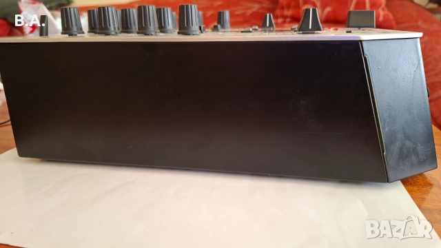 DJ Mixer-BEHRINGER VMX200, снимка 7 - Ресийвъри, усилватели, смесителни пултове - 52118697