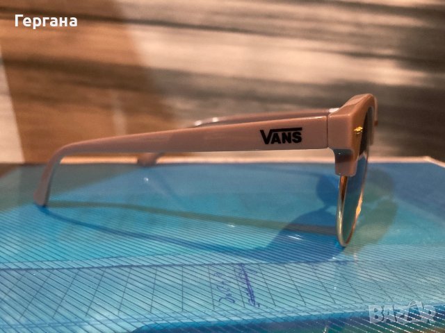 Слънчеви очила Vans, снимка 1 - Други - 40393159