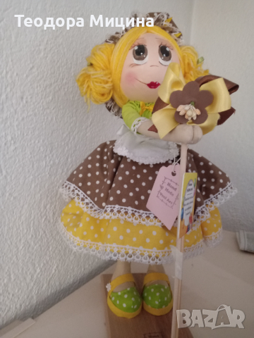 Ръчно правена кукла за кухненска хартия, снимка 1 - Декорация за дома - 44925526