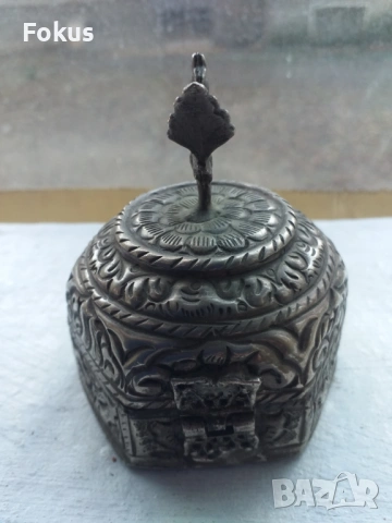 Чеканка кутия петел кадифе, снимка 2 - Антикварни и старинни предмети - 53508353