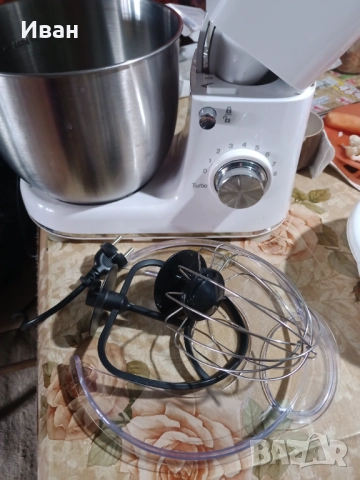 Планетарен миксер с метална купа и бъркалки, снимка 2 - Миксери - 52502596