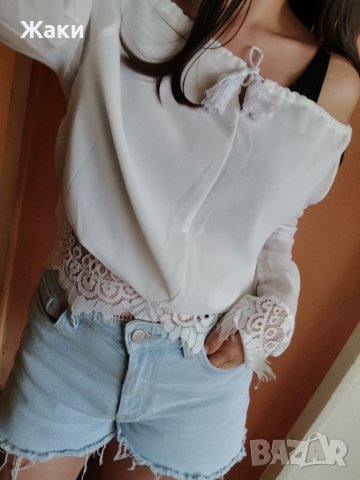 Бяла блуза с дантела и връвки, снимка 1 - Ризи - 24521481