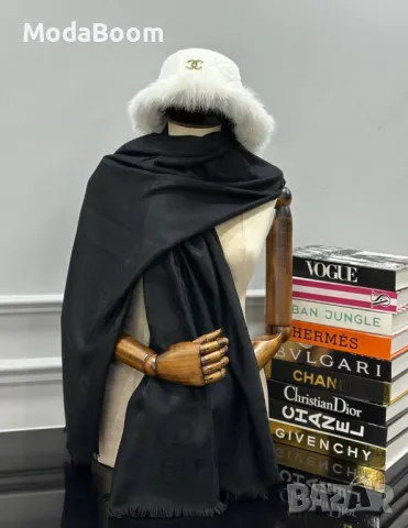 Prad🅰️ дамски шапки Различни цветове , снимка 7 - Шапки - 48428417