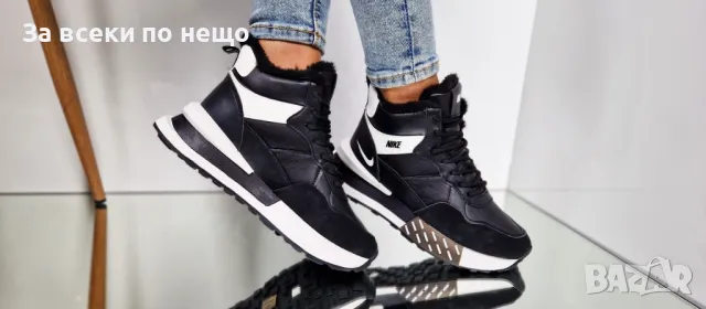 Дамски маратонки Nike