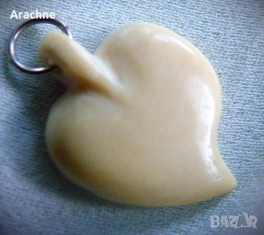 Гривна и медальон-сърце от слонова кост, снимка 9 - Гривни - 51824700