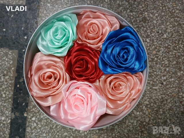 Ръчно изработени сатенени рози, снимка 8 - Ръчно изработени сувенири - 45891917