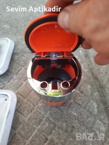 Светещт пепелник за автомобили и джипове 10 лв