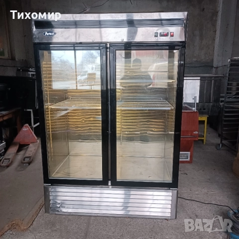 Фризерна витрина