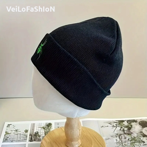 Нова зимна шапка с Паяк, снимка 8 - Шапки - 46895883