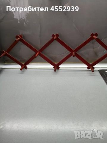 Дървена закачалка разтегателна