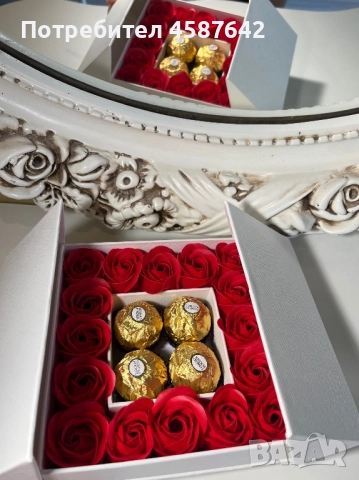 Подаръчна кутия с червени сапунени рози, Ferrero Rocher и опция за бижу или малък сувенир, снимка 1