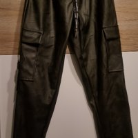 Кожен панталон карго със странични джобове. S нов Италия, снимка 1 - Панталони - 35406658