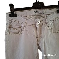 Дамски панталон "Pavess jeans" 25, снимка 2 - Къси панталони и бермуди - 40578042