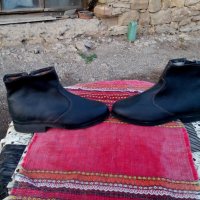 Стари Български обувки,Боти, снимка 2 - Антикварни и старинни предмети - 27323232