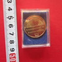 Уникална позлатена бижутерска монета плакет , снимка 1 - Колекции - 32808933