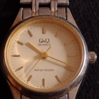Марков дамски часовник Q/Q QUARTZ WATER RESIST много красив стилен дизайн - 26826, снимка 2 - Дамски - 36542419