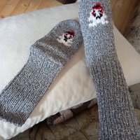 Ръчно плетени чорапи с картинка размер 38, снимка 1 - Мъжки чорапи - 39736209