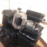 Двигател  Briggs & Stratton  на части, снимка 2 - Градинска техника - 32400926