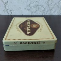 Стара метална кутия от цигари - COCKTAIL CERUTTER - Made in Denmark, снимка 3 - Антикварни и старинни предмети - 27747534