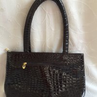 Дамски чанти - Ferragamo, G.M.V. и H&M, много запазени, еко кожа, лот, елегантни, всекидневни, снимка 3 - Чанти - 32717143