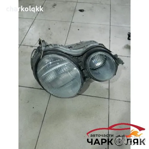 Фар десен Мерцедес Е230, снимка 1